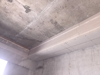 图:木工吊顶小王开工建设!