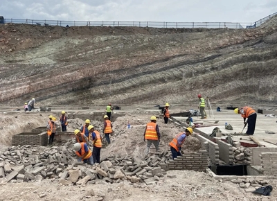 义龙新区人民医院工程建设稳步推进中,绿化园林建设初具规模